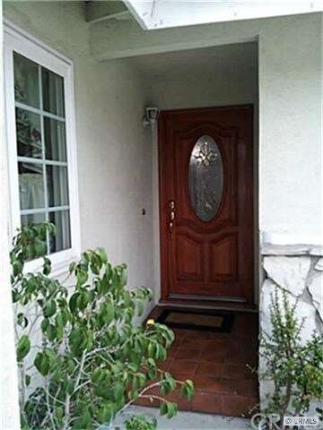 THE ENTRANCE HAS A WARM AURA TO IT...