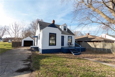 2319 Sheridan St, Anderson, IN 46016 - photo 2