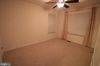 22944 Arora Hills Dr unit 3231, Clarksburg, MD 20871 - photo 5