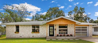 107 W Nimitz St, Fredericksburg, TX 78624 - photo 2