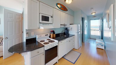 482-Shore-Road-6-Kitchen