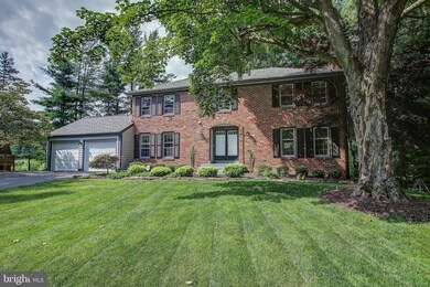 12400 Goldfinch Ct, Potomac, MD 20854 - photo 2