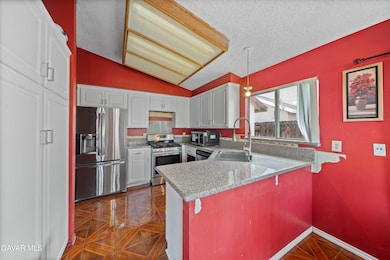 3639 Challenger Ct, Palmdale, CA 93550 - photo 4