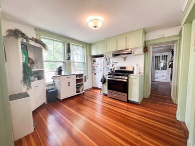 8 Pleasant St, Salem, MA 01970 - photo 3