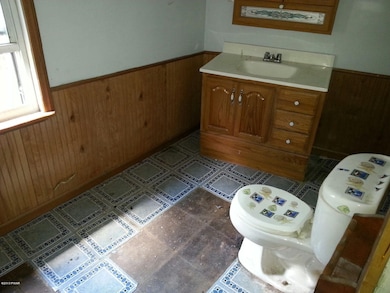 127 Gravity Rd, Hawley, PA 18428 - photo 7