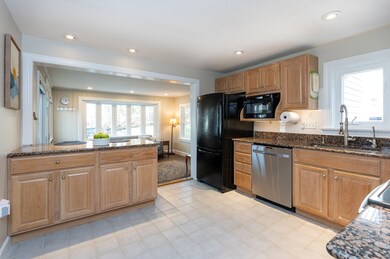 147 Grove St, Reading, MA 01867 - photo 6