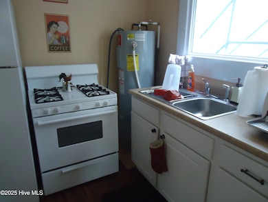 401 A S. 5th Ave Kitchen.2
