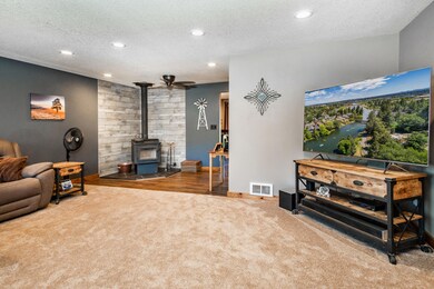 19425 Apache Rd, Bend-19