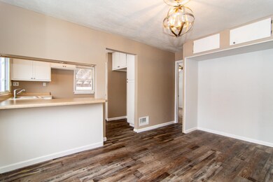 204 S 3rd-4