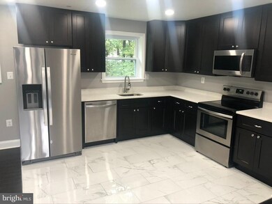 7904 Pinewood Dr, Clinton, MD 20735 - photo 4