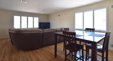 (6) Dining Room Living Room