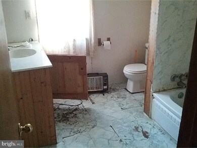 12 N Main St, Saint Georges, DE 19733 - photo 5