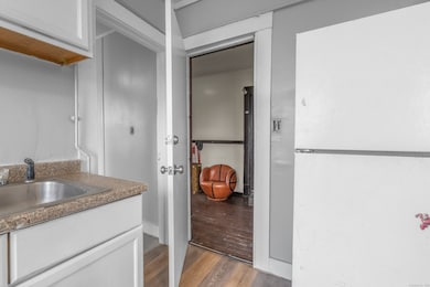 14 Crown St unit 3E, New Britain, CT 06053 - photo 5