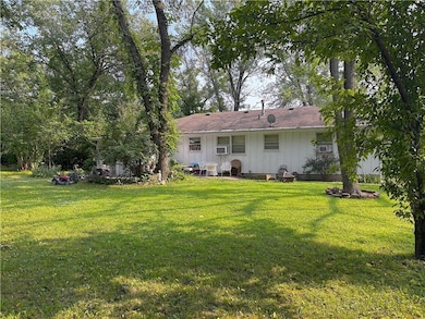 407 E 3rd St, Creighton, MO 64739 - photo 5