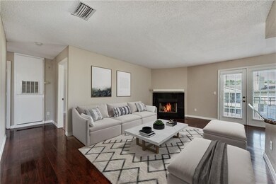 OPEN CONCEPT FLOOR PLAN! Virtually Staged.