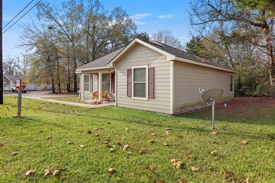 Corner lot - hardiplank siding