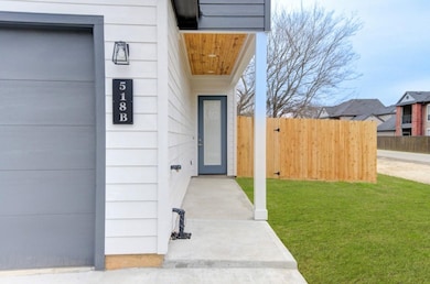 518 Clinton St unit B, Conroe, TX 77301 - photo 7