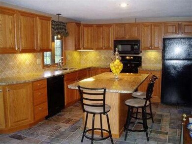 4 Scott Ln, Hadley, MA 01035 - photo 2