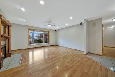 4N040 Nugent St, Addison, IL 60101 - photo 4