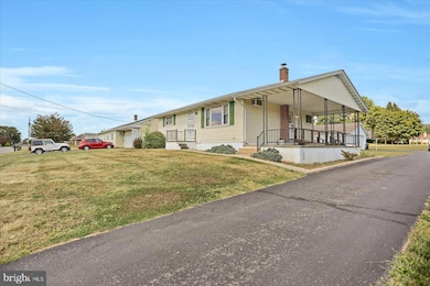 616 W Maple St, Valley View, PA 17983 - photo 2