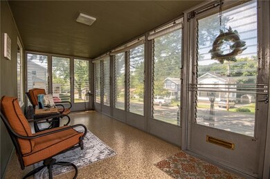 Wonderful Sunroom!