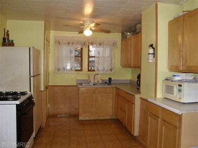 1101 Edwards St, Niles, MI 49120 - photo 5