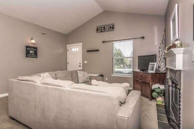 Beaumont Dr 20687 Web (3 of 25)