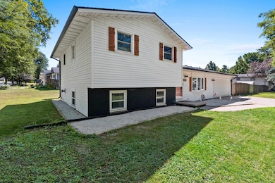 1015 Aphrodite Rd, Green Bay, WI 54311 - photo 6