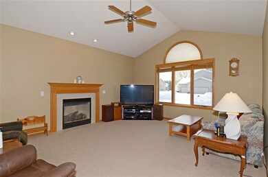 470 Cledell St, Oregon, WI 53575 - photo 3