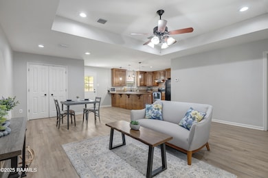 1404 Howard St-7