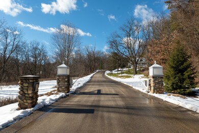 GatedEntrances-TheRidge