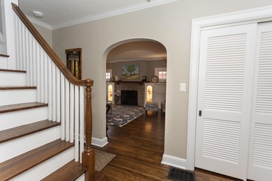 211 Irving Way W, Columbus, OH 43214 - photo 4