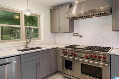 deep undermount sink, herringbone pattern tile, po