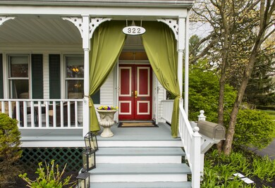 03_02_House Front