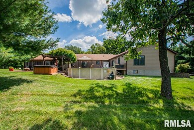 2209 Hillcrest St, Harrisburg, IL 62946 - photo 6