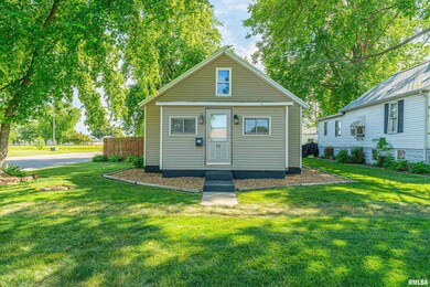 731 Galena St, Lincoln, IL 62656 - photo 2