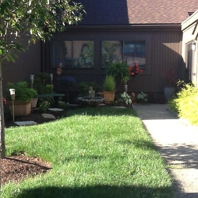 2055 Willowick Cir unit B, Columbus, OH 43229 - photo 4