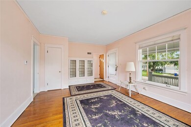 112 11th St NW, Cedar Rapids, IA 52405 - photo 4