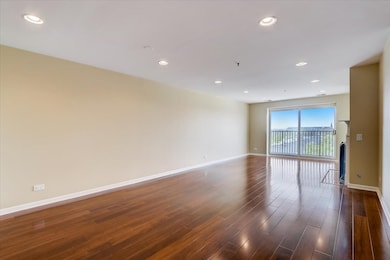 451 Town Place Cir unit 508W, Buffalo Grove, IL 60089 - photo 3