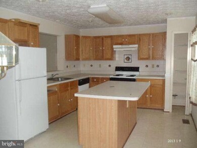 16402 Elysian Ln, Bowie, MD 20716 - photo 3