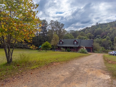 36 Halfway Back Ln, Franklin, NC 28734 - photo 5