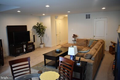 9119 Marlove Oaks Ln, Owings Mills, MD 21117 - photo 7