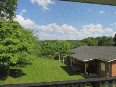 1409 Stoneybrook Dr, Johnson City, TN 37601 - photo 5