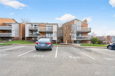 1124 Eagle Feather Cir unit 161, Dayton, OH 45449 - photo 2