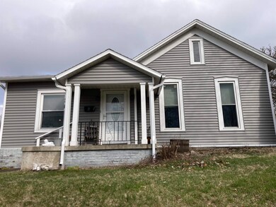 304 E Cherry St, Bluffton, IN 46714 - photo 5