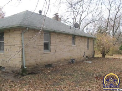 2624 SW Clay St, Topeka, KS 66611 - photo 3