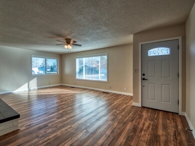 1011 Arroyo Dr, Central Point, OR 97502 - photo 3