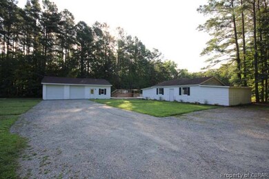 Garage/Carport