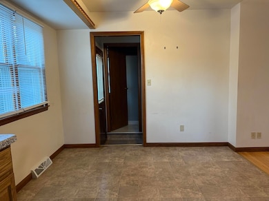 725 Harker Ave, Hartford, WI 53027 - photo 5