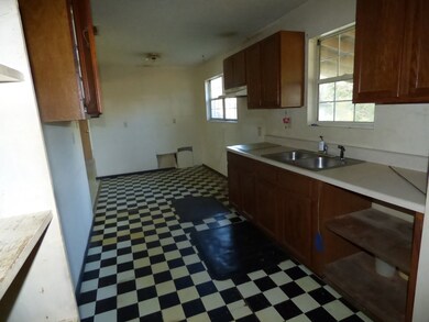 619 Tyler Ave, Tylertown, MS 39667 - photo 2